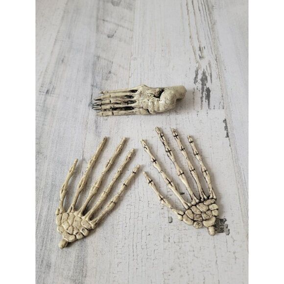 Mini skeleton hand foot set Halloween decor figure prop scary bones - Picture 5 of 5